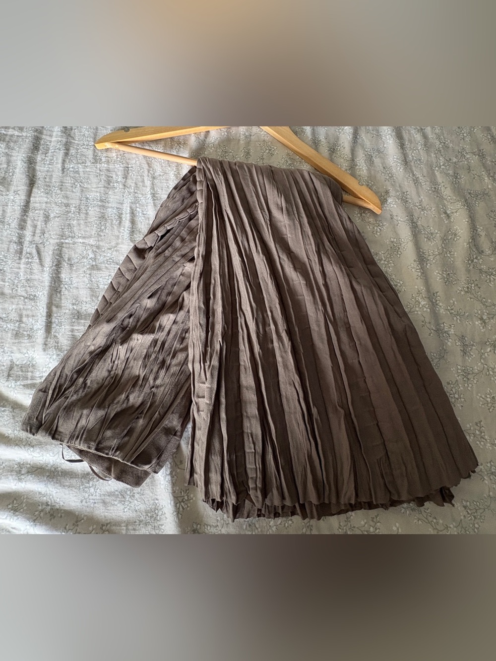 Massimo Dutti Pleated Midi Skirt in Taupe - Picture 3 of 4